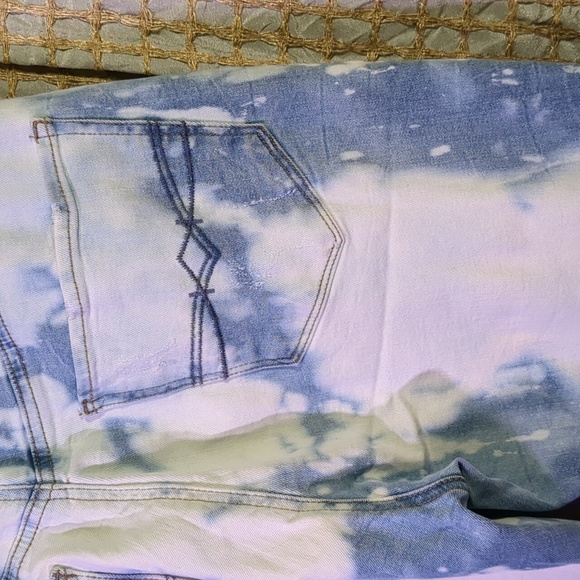 Highrise jean leggings bleached out size 11 - Picture 7 of 11